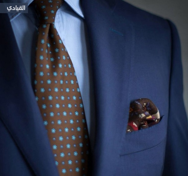 الدليل الشامل لارتداء القميص الأزرق